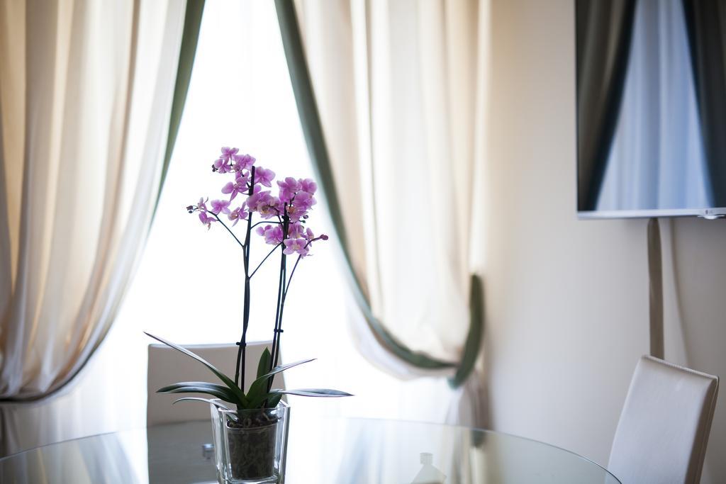 Kometa Suites & Apartments Флоренция Экстерьер фото