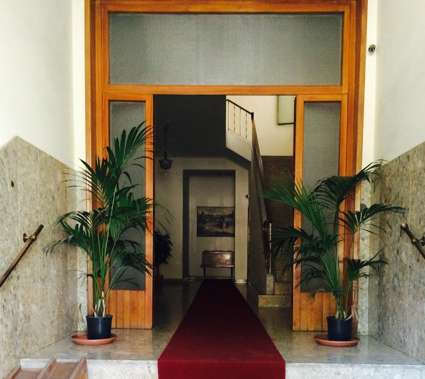 Kometa Suites & Apartments Флоренция Экстерьер фото
