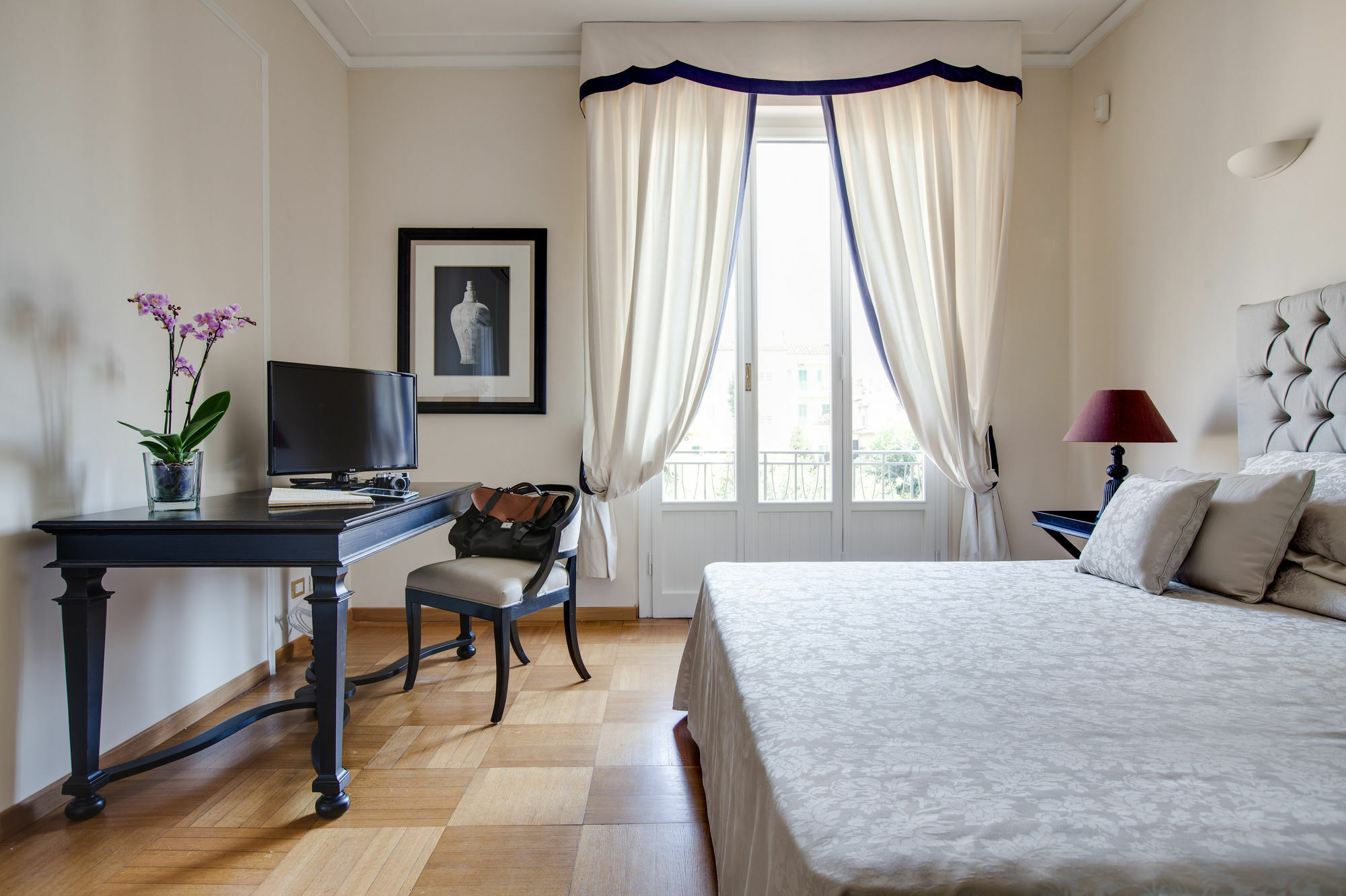 Kometa Suites & Apartments Флоренция Экстерьер фото
