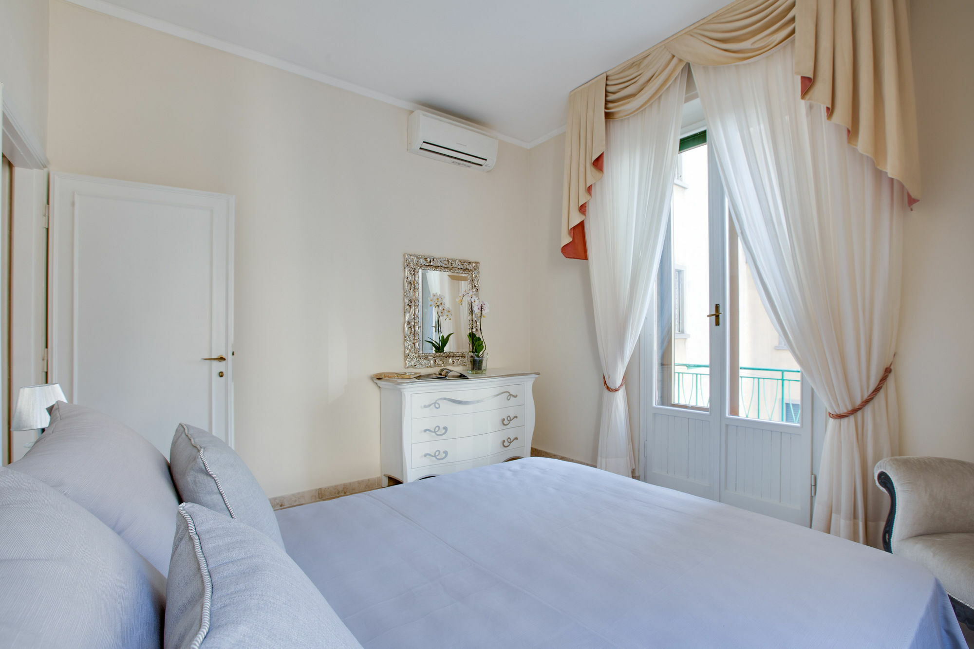 Kometa Suites & Apartments Флоренция Экстерьер фото